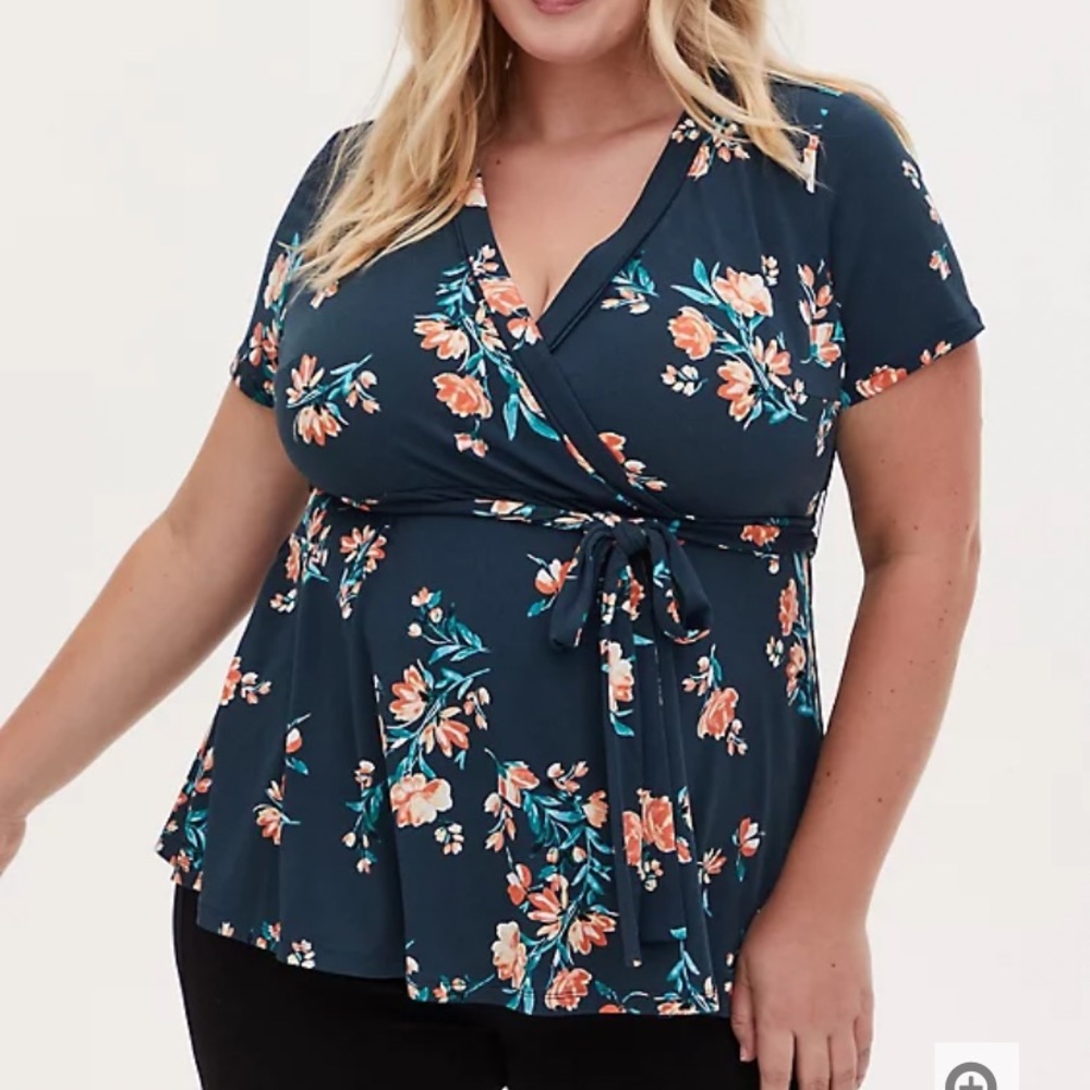 NWOT Torrid Navy Floral Crepe Empire Waist Top 12